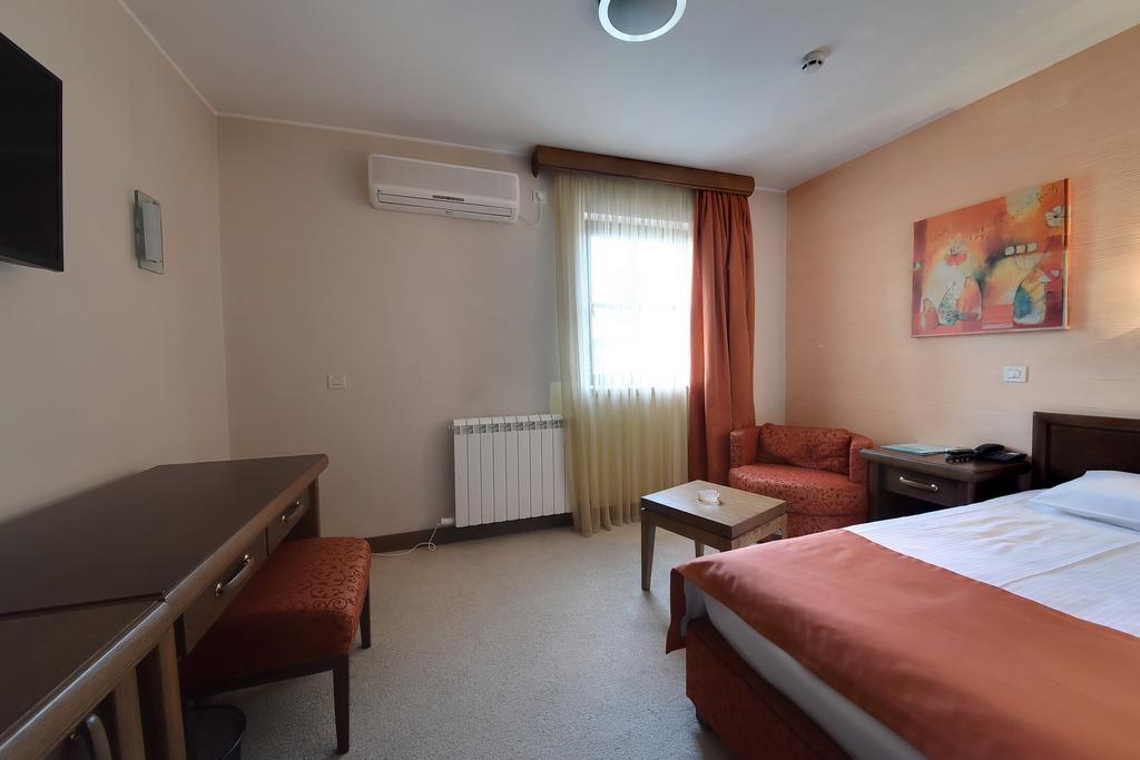 Hotel Prestige Belgrad Exterior foto