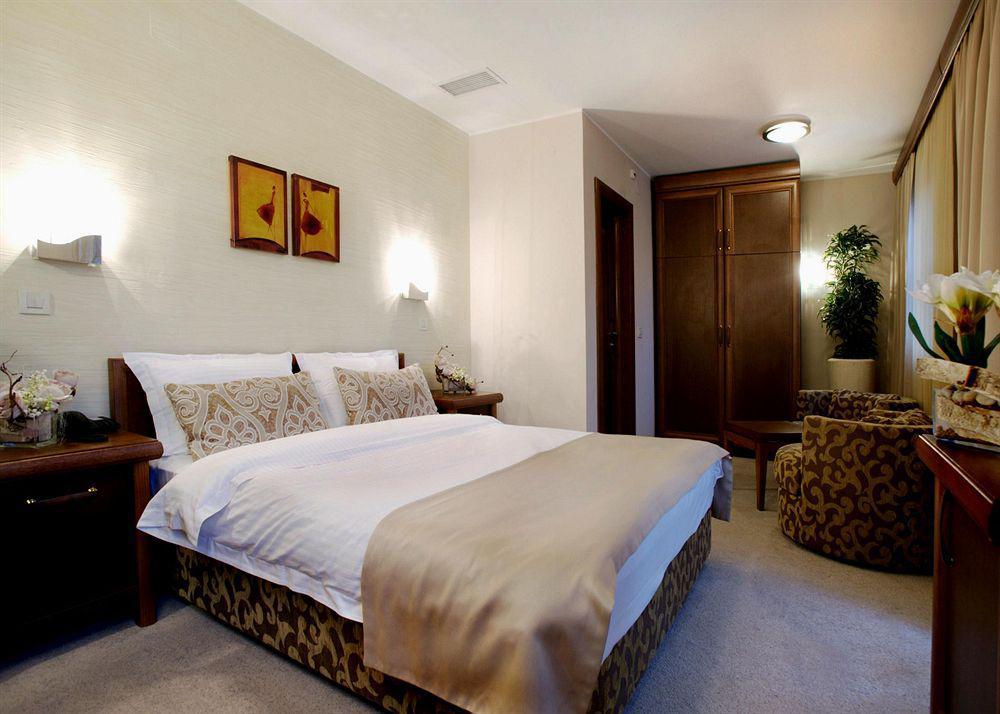 Hotel Prestige Belgrad Zimmer foto